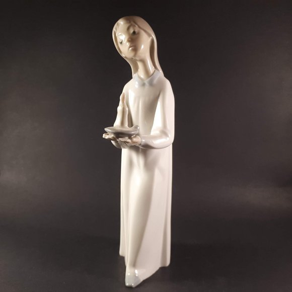 Lladro Daisa NAO Girl with Torn Nightgown Figurine Vintage 1980’s - Picture 7 of 8